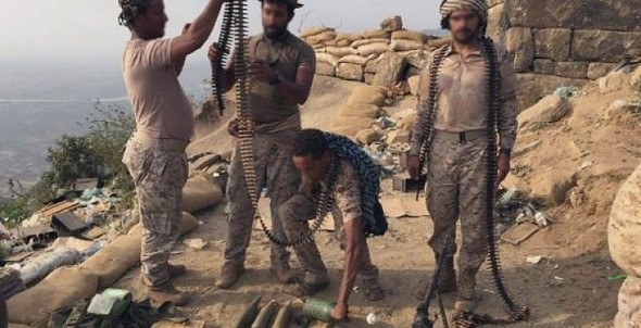 الجيش السعودي يعٌثر على أسلحة ومخابئ المليشيا قرب الخوبة ( صور )