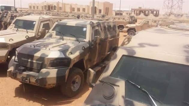 آليات عسكرية تصل محافظة مأرب من قوات التحالف لدعم الجيش الوطني