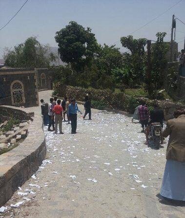 طيران التحالف يسقط منشورات تحذيرية على مدينة حجة شمال غرب اليمن (صور)