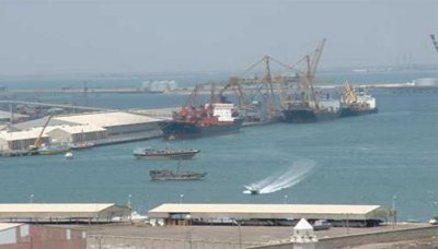 الجمارك تنفي ان تكون شحنة الاسلحة المضبوطة  في ميناء عدن تابعة ل