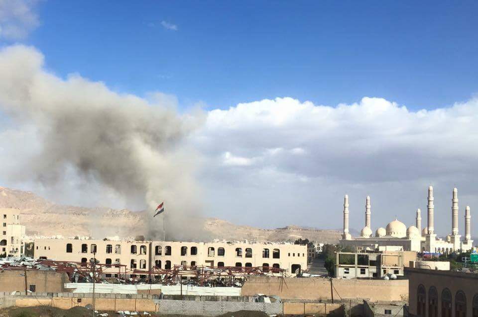 غارة جوية تستهدف معسكر قوات الأمن الخاصة وسط العاصمة صنعاء