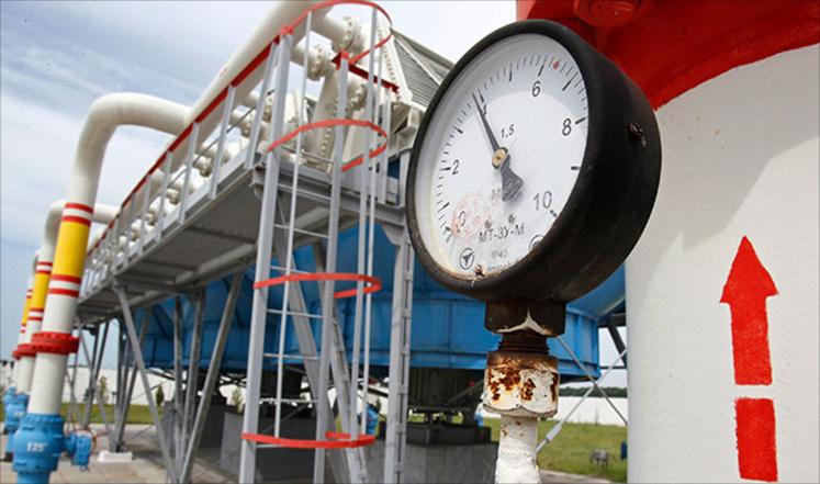 روسيا رفعت سعر الغاز إلى أوكرانيا بنسبة 80% (رويترز)