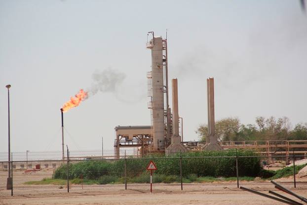 الحكومة تعتزم استئناف تشغيل وتصدير النفط والغاز المسال من قطاع صافر