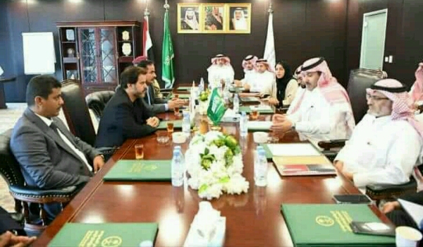 السعودية تبحث مع نجل الرئيس هادي ترتيبات استلام قصر معاشيق (صورة)