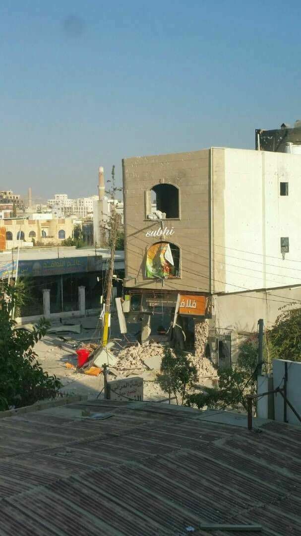اول صورة مسربة لمباني المواطنيين وكيف حولتها مليشيا الحوثي بقصفها بالمدفعية في الحي السياسي بصنعاء