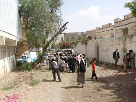 اصابة مدير مكتب اللواء علي محسن و3 جنود في انفجار عبوة ناسفة بصنعاء