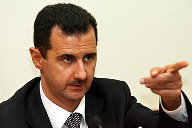 الأسد يهدد بقصف تل أبيب ومواقع خليجية إذا تعرضت سوريا لهجوم