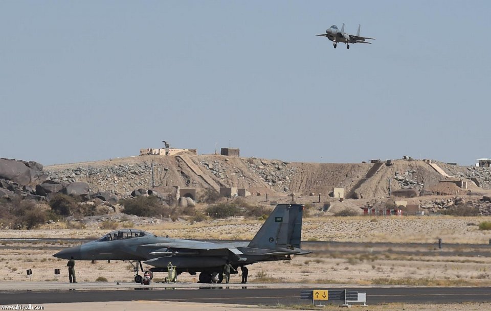 بالصور: جولة في قاعدة الملك خالد الجوية بخميس مشيط.. محطة انطلاق عمليات التحالف العربي