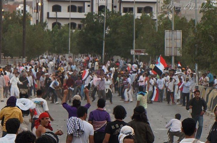 بلاطجة ومسلحون تابعون للحراك يهاجمون مسيرة شبابية