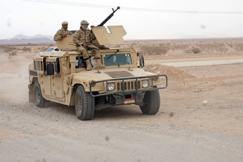 أحد عربات الجيش في محافظة شبوة (وزارة الدفاع اليمنية)