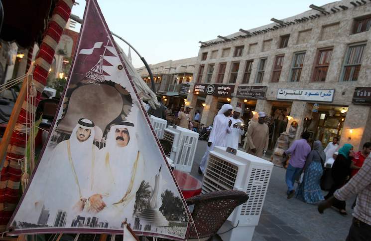 البشير يسعى مع الكويت لاحتواء الأزمة مع قطر