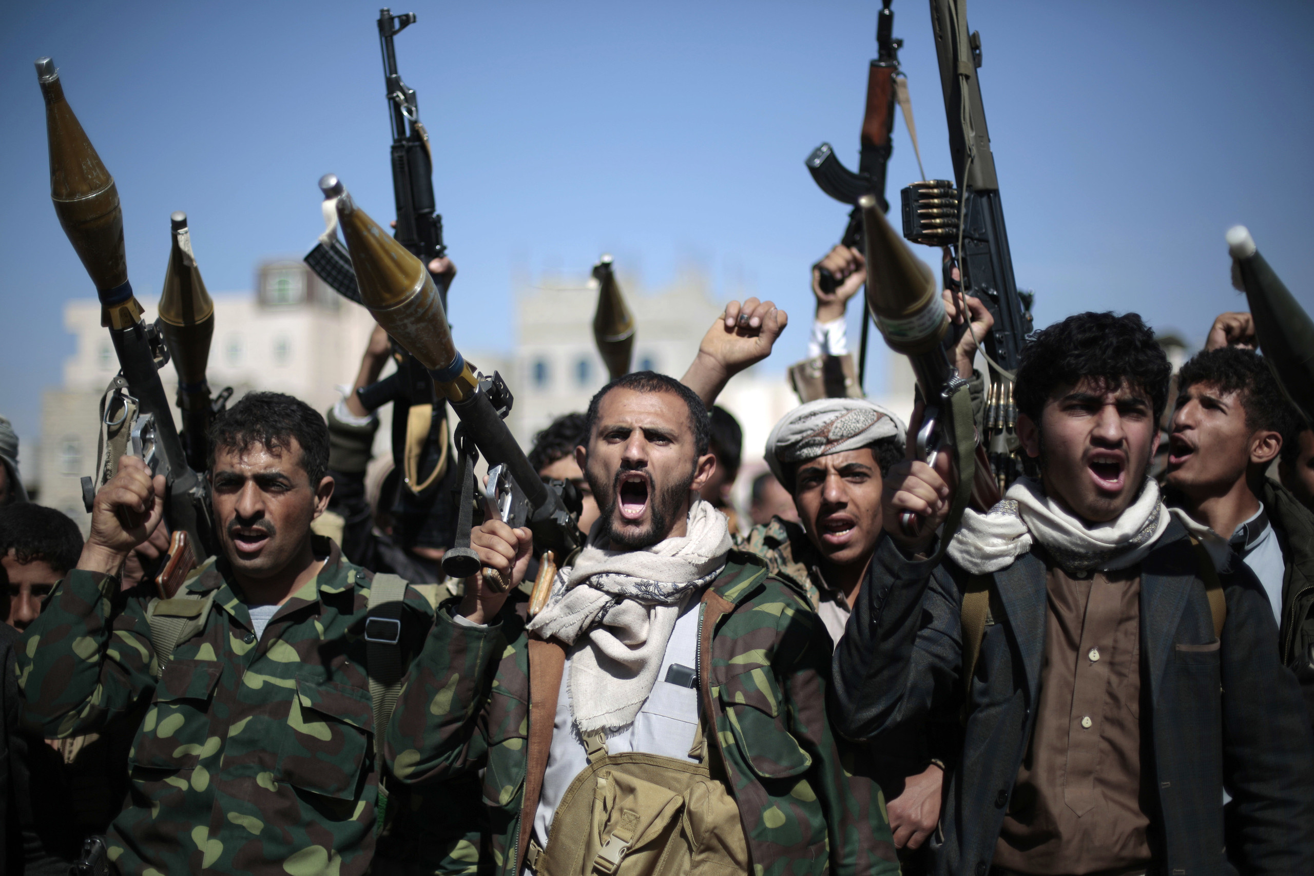 الحوثيون يعترفون بمقتل أحد القيادات المقربين من عبد الملك الحوثي بعد عام من التعتيم (من يكون ؟)