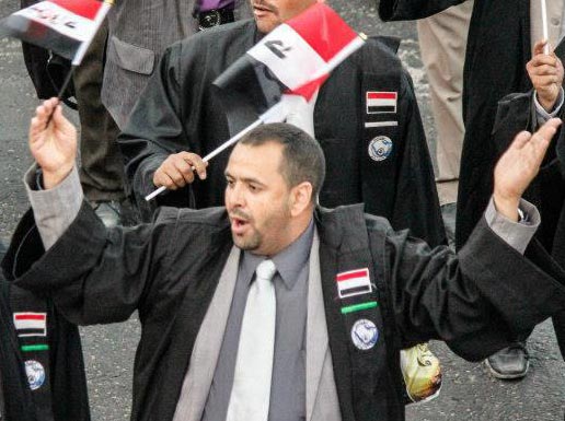 اليمن : وزير الدفاع يحيل «محامي» إلى القضاء العسكري بتهمة افشاء اسرار عسكرية