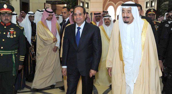 العاهل السعودي يصل القاهرة في زيارة رسمية تستغرق 5 أيام