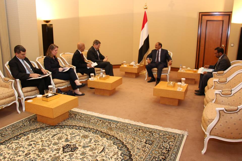نائب رئيس الجمهورية يلتقي السفير الأمريكي ويبحث معه جهود إستئناف العملية السياسية وإنهاء الإنقلاب في اليمن