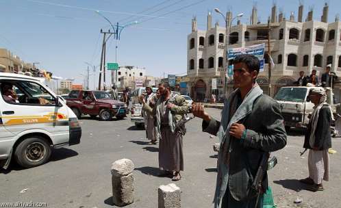 الحوثيون يستحدثون زي عسكري جديد و يفرضون إجراءات أمنية في صنعاء