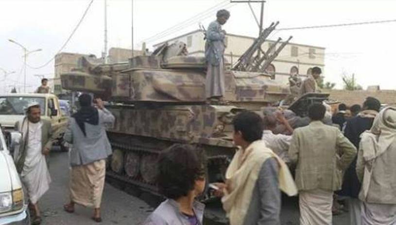 صحيفة: الرئيس هادي طلب من سفراء الدول العشر الضغط على الحوثيين والإصلاح لتسليم الأسلحة الثقيلة التي لديهم