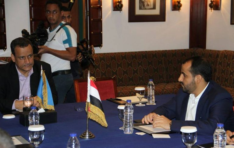 رئيس وفد الحوثيين يكشف كواليس لقاء الوفد بالمبعوث الأممي في مسقط