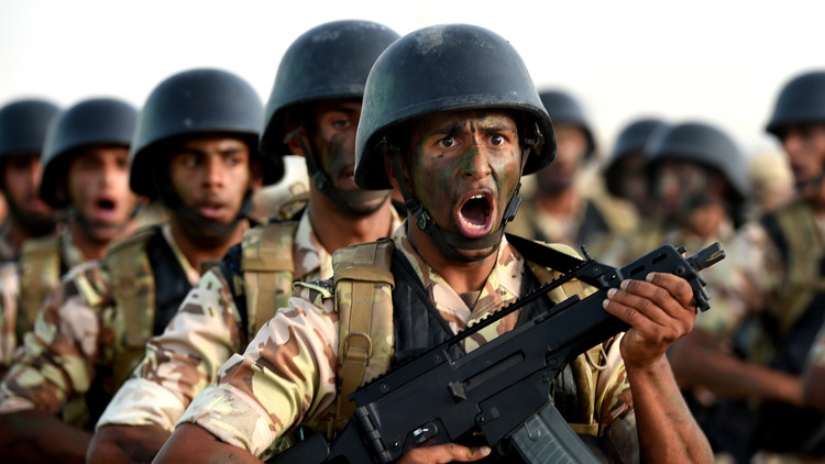 قوات خاصة سعودية خلال عرض عسكري في الرياض - 2015 AFP