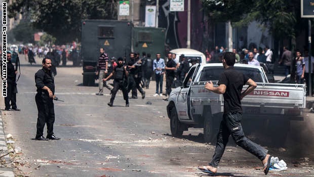مصر الآن.. مصادمات بين الأمن وأنصار مرسي وإحباط تفجير نقطة شرطة
