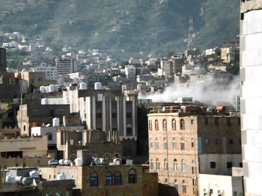 مقتل 8 مدنيين وإصابة 20 آخرون في قصف المليشيا لأحياء سكنية بمدينة تعز