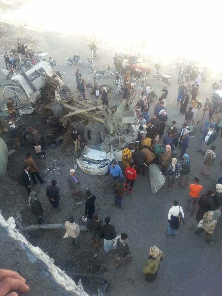 وفاة خمسة أشخاص إثر حادثة سقوط شاحنة من جسر مذبح بصنعاء