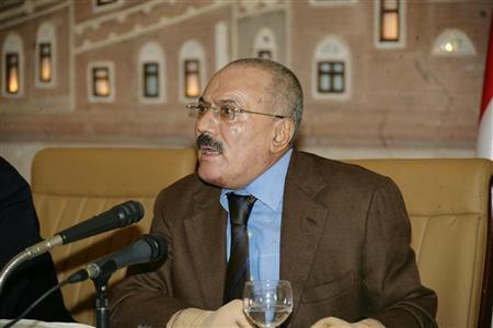 مستشار الرئيس اليمني ينفي اعتزام صالح التخلي عن السلطة خلال أيام