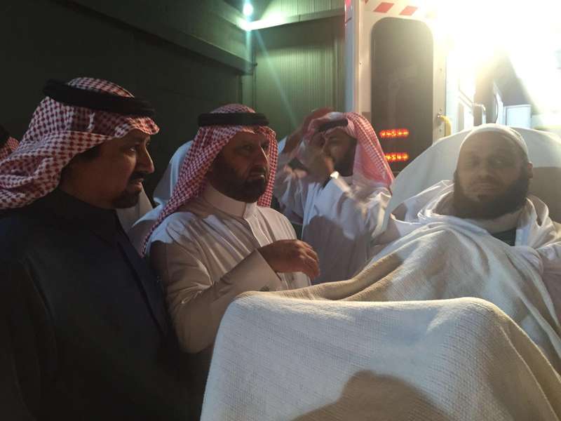 الشيخ عائض القرني يعود إلى الرياض (صور)