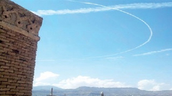 نشطاء يعلقون على تحليق طائرات التحالف في سماء صنعاء: رسم 