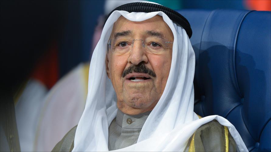 أمير الكويت يعفو عن متهمين بالإساءة لـ