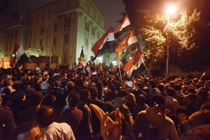 الغارديان : الاخوان حزب منظم ومتحد واستطاع كسب احترام وثقة العديد من المصريين