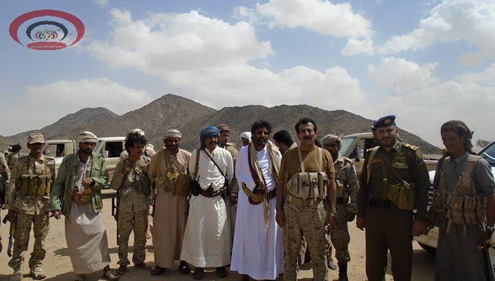 محافظ الجوف يزور جبهات القتال القريبة من محافظة صعدة معقل الحوثيين ويشيد بتضحيات الجنود