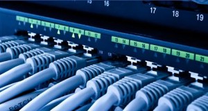 مؤسسة الإتصالات توضح سبب توقف خدمة الإنترنت في محافظات وبطء الخدمة في صنعاء