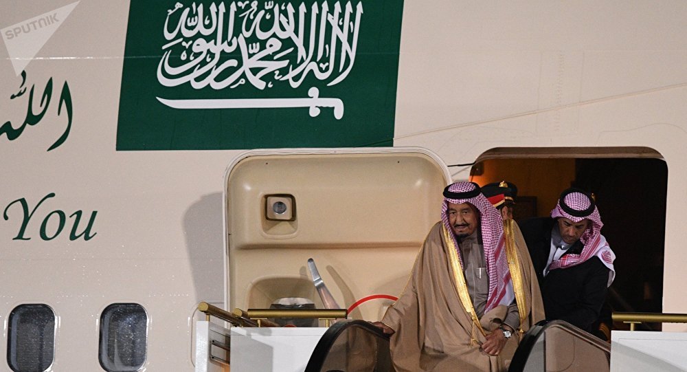 الملك سلمان يغادر السعودية ويصدر أمرا بتكليف ولي العهد لإدارة شؤون المملكة 