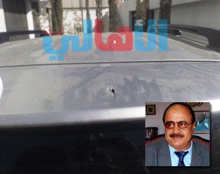 سيارة وزير الإعلام العمرانيالتي تعرضت لإطلاق نار في محاولة اغتيا