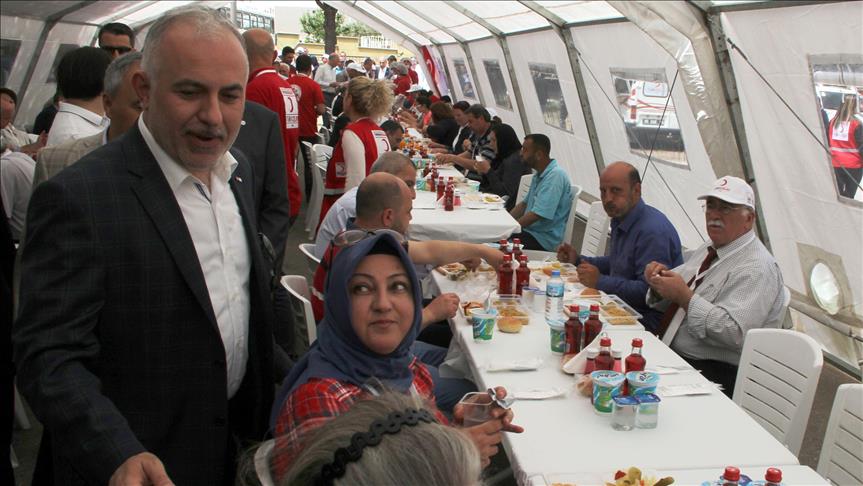 تركيا ترسل مساعدات إلى 3 ملايين شخص في اليمن وأفريقيا خلال رمضان