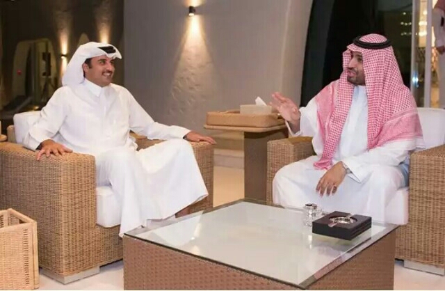 في أول زيارة رسمية.. وزير الدفاع السعودي يلتقي أمير قطر في الدوحة