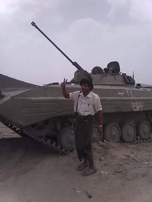 مسلحو الحوثي يسلمون أنفسهم وأسلحتهم للمقاومة في محافظة مأرب
