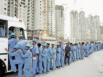 السعودية تفرض على العامل الأجنبى 2400 ريال سنوياً