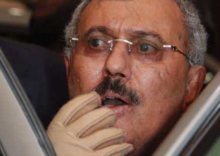 صالح يواجه ضغوط تخليه عن حزبه بالسفر للخارج للعلاج