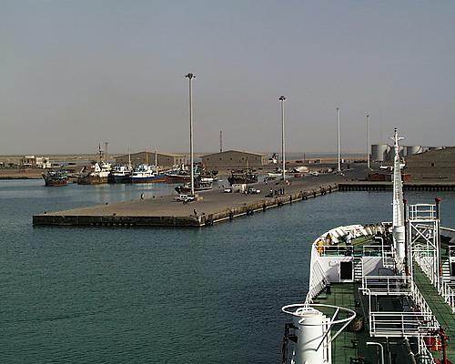 التحالف يضبط أسلحة إيرانية قرب ميناء المخا
