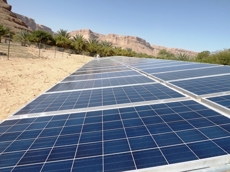 تدشين العمل بأكبر مضخة تعمل بالطاقة الشمسية في اليمن والجزيرة العربية بوادي دوعن 