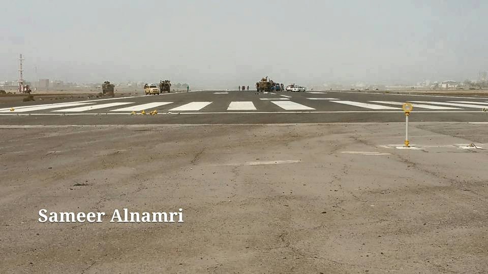 شاهد بالصور.. المقاومة الشعبية في عدن تحرر المطار وجزيرة العمال ومعسكر 