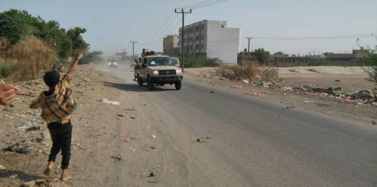 القوات الحكومية بعد تحرير مناطق في محافظة أبين من سيطرة القاعدة 