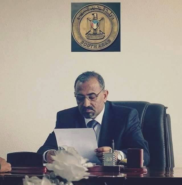 الزبيدي يعلن تأييده لقوات طارق صالح ويرفض اجتماع مجلس النواب بعدن