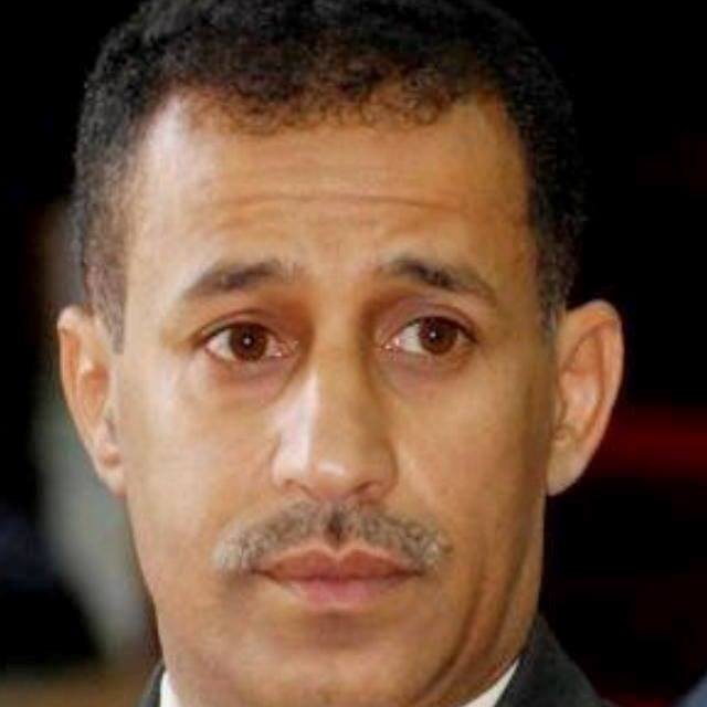 قيادي حوثي مخاطباً زعيم الأنقلابيين: مثقف كبير مثلي سيكون أول من يقول لك «ارحل»	
