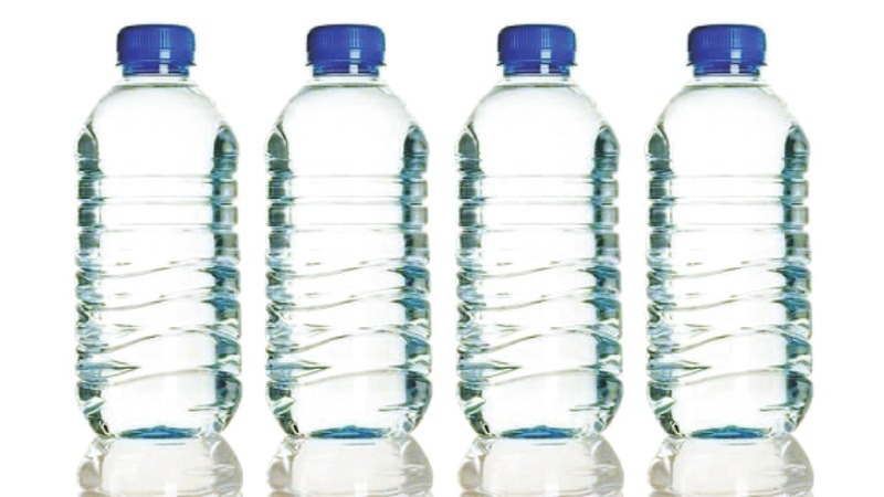 مادة في عبوات المياه البلاستيكية تُسبب العقم والسرطان