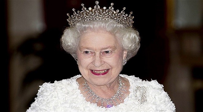 الملكة إليزابيث تمنح 3 أوسمة لبريطانيين في الإمارات‎