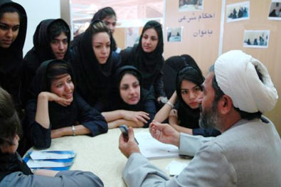 «10» آلاف «فتاة» يمارسن الدعارة في طهران «35 ٪» منهن متزوجات