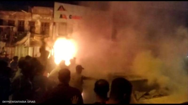 انفجار سيارة مفخخة وسط المتظاهرين في بغداد وسقوط عشرات الضحايا
